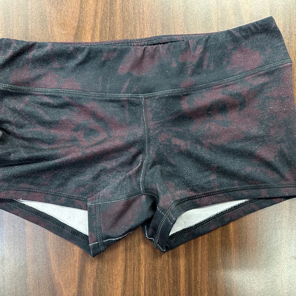 Fleo Black and Dark Red Athletic Shorts